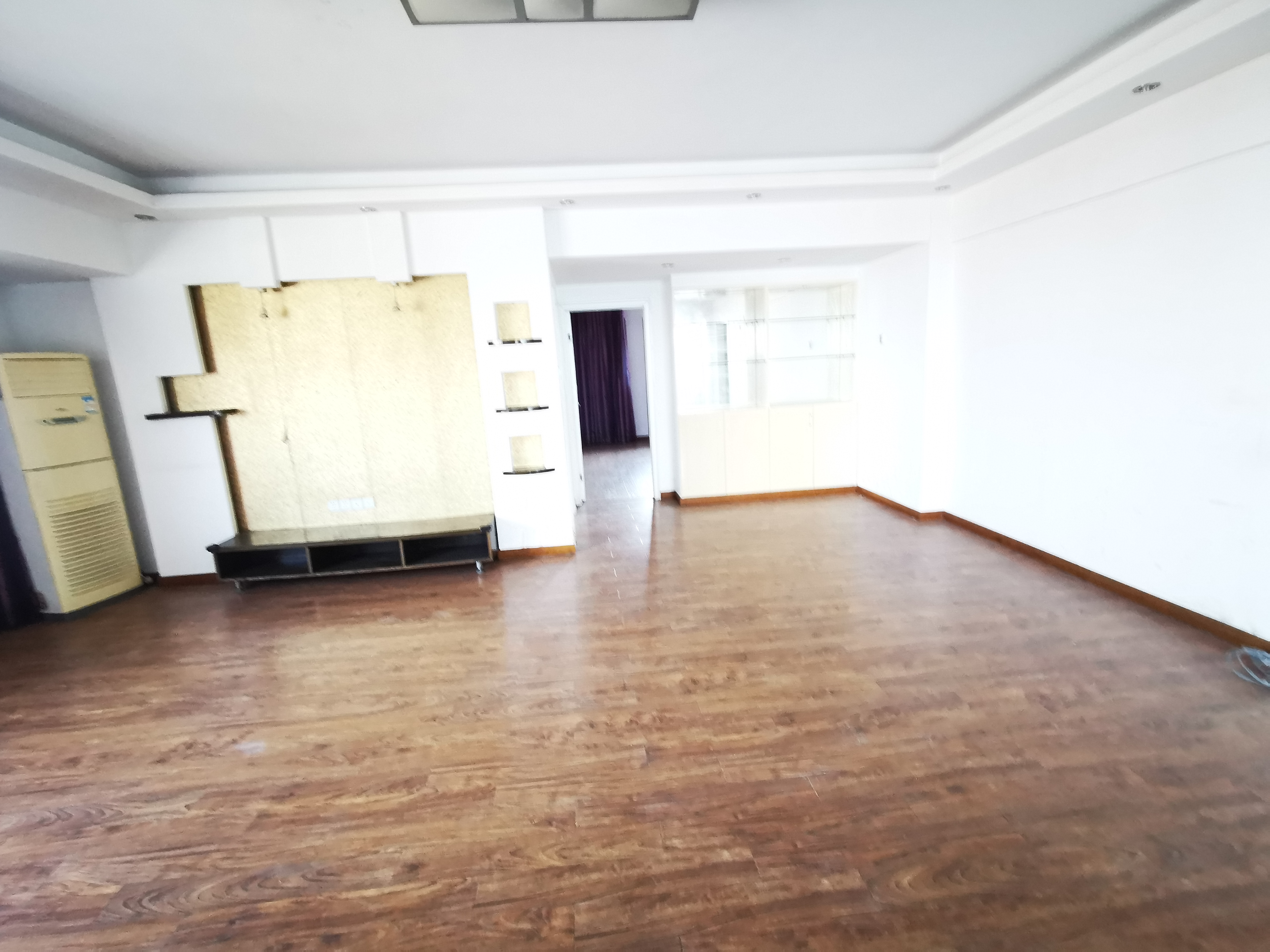 太阳鑫城 3室2厅1卫 160.00m&sup2;