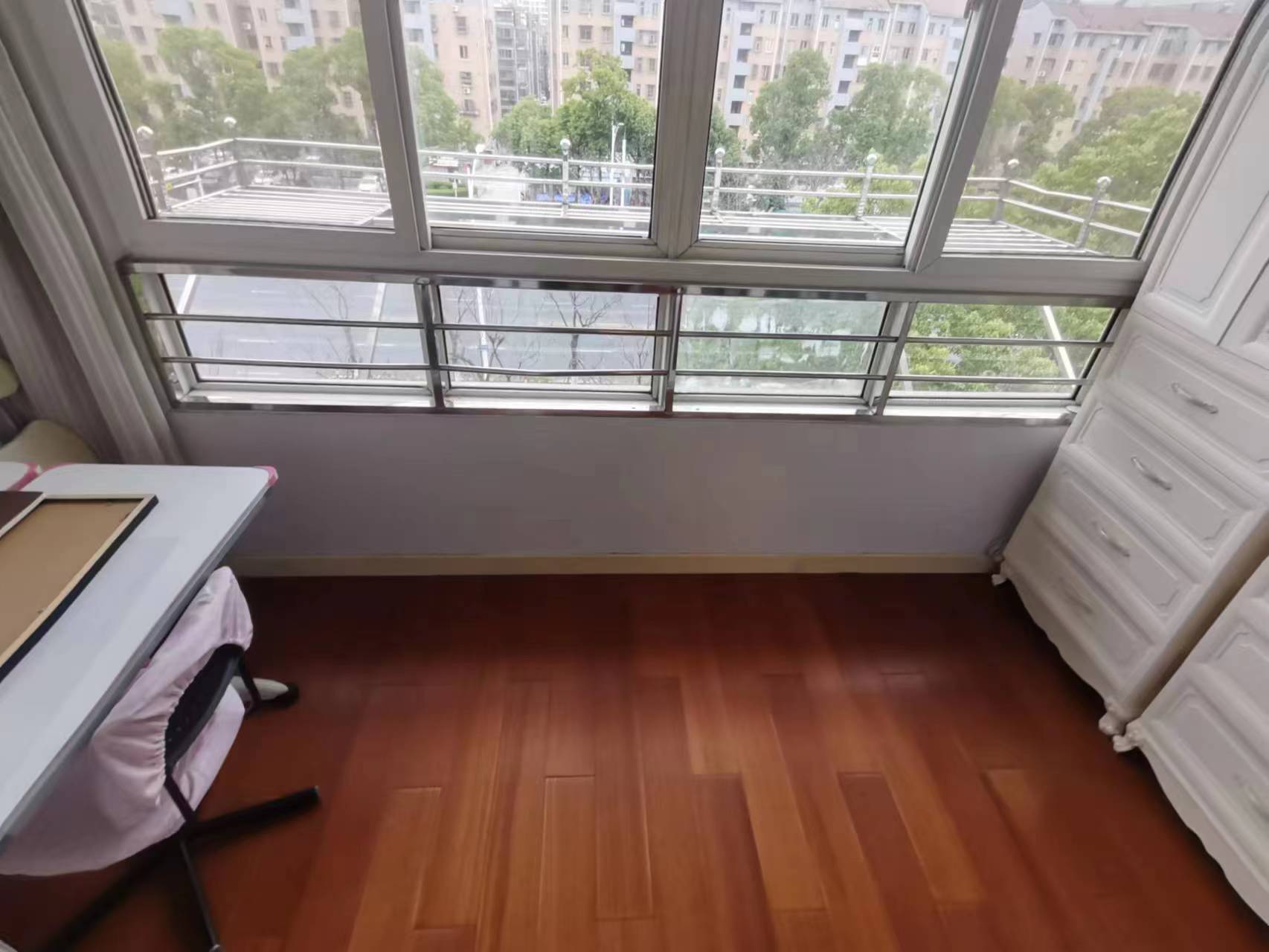 五一新村西区 4室2厅2卫 118m&sup2;