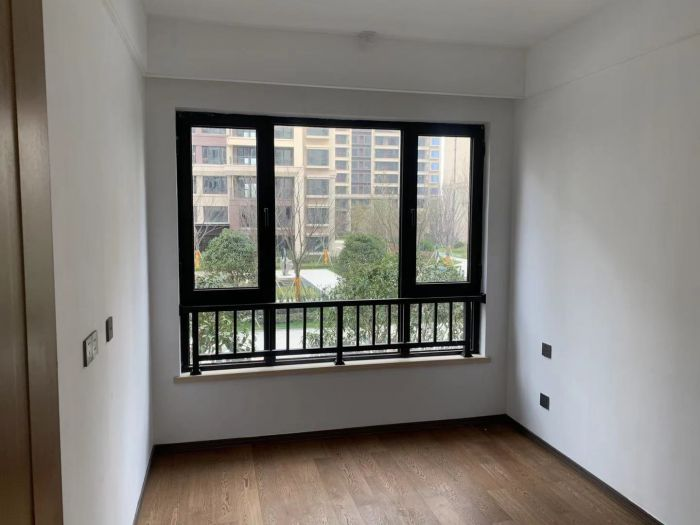 春风南岸东园 4室2厅2卫 136.00m&sup2;