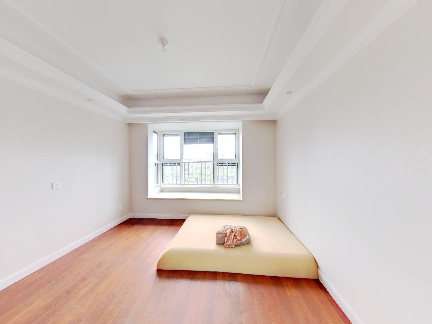 融创盛和九里桃源 3室2厅2卫 143m&sup2;