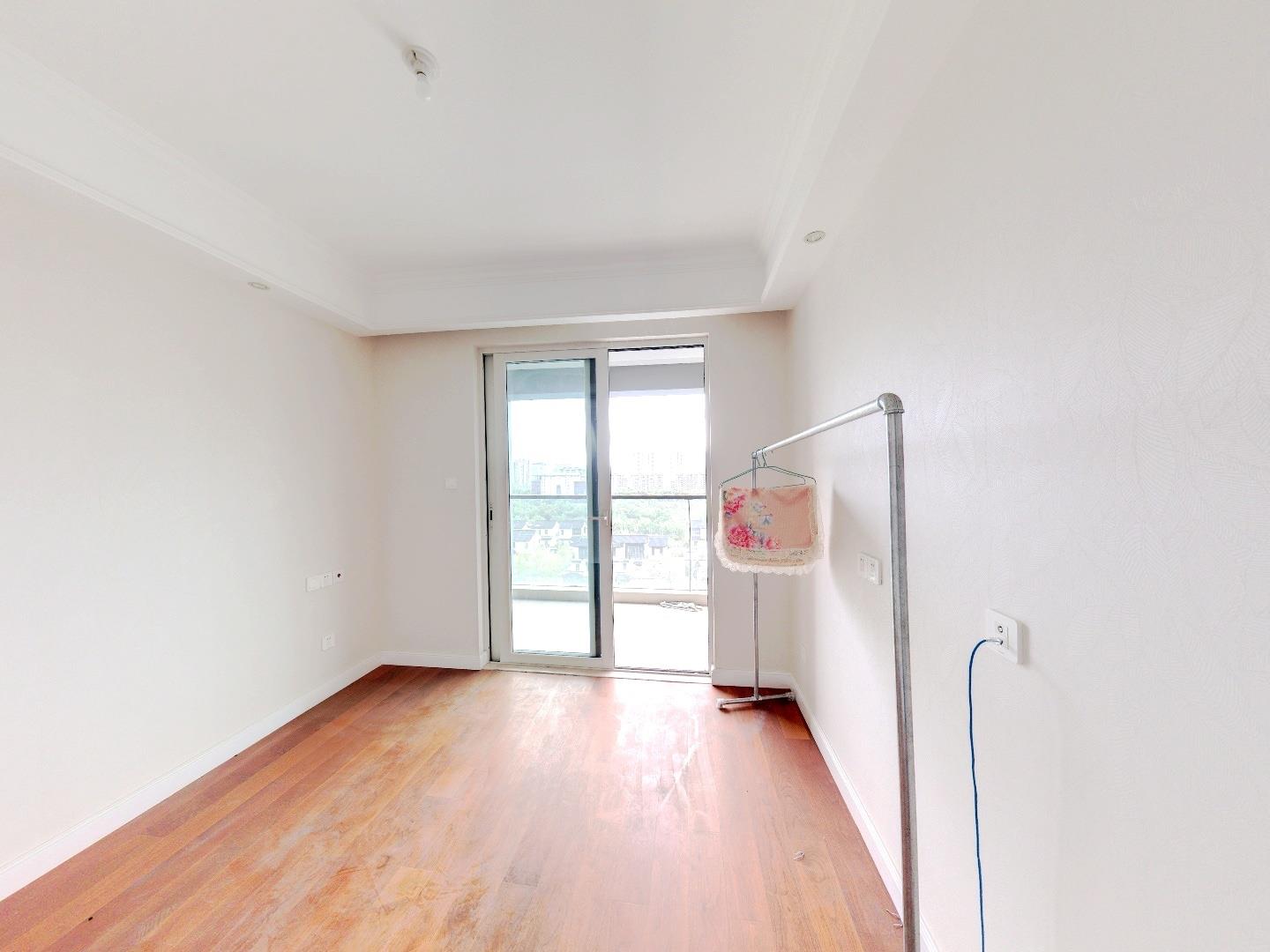 融创盛和九里桃源 3室2厅2卫 143m&sup2;