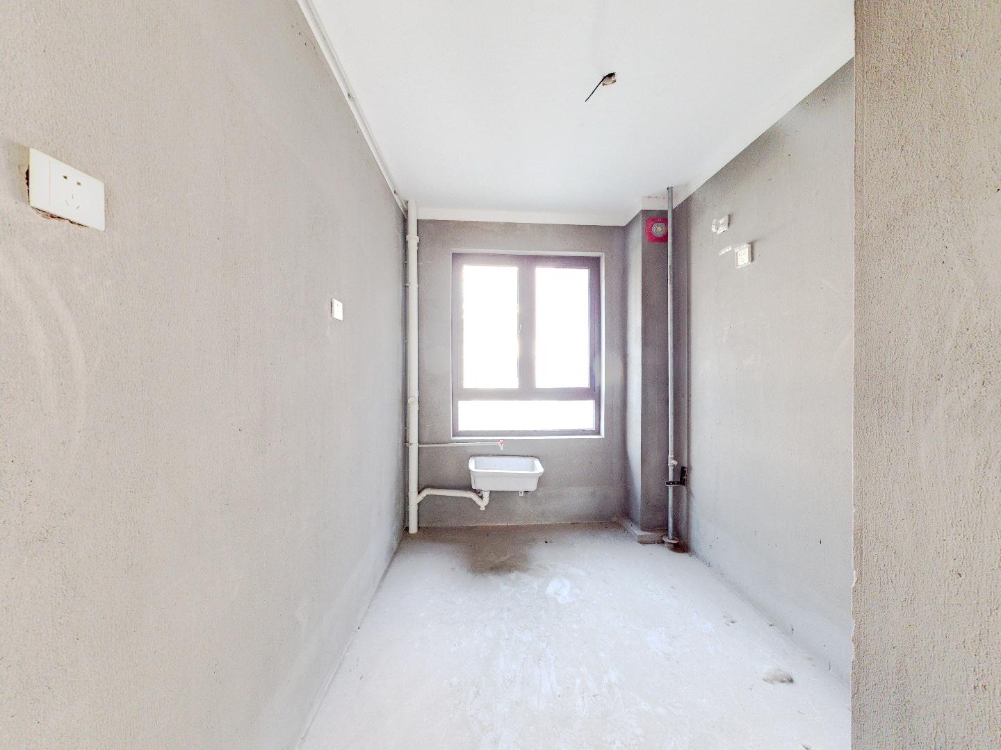 盛和九里香堤一期 4室2厅2卫 156m&sup2;