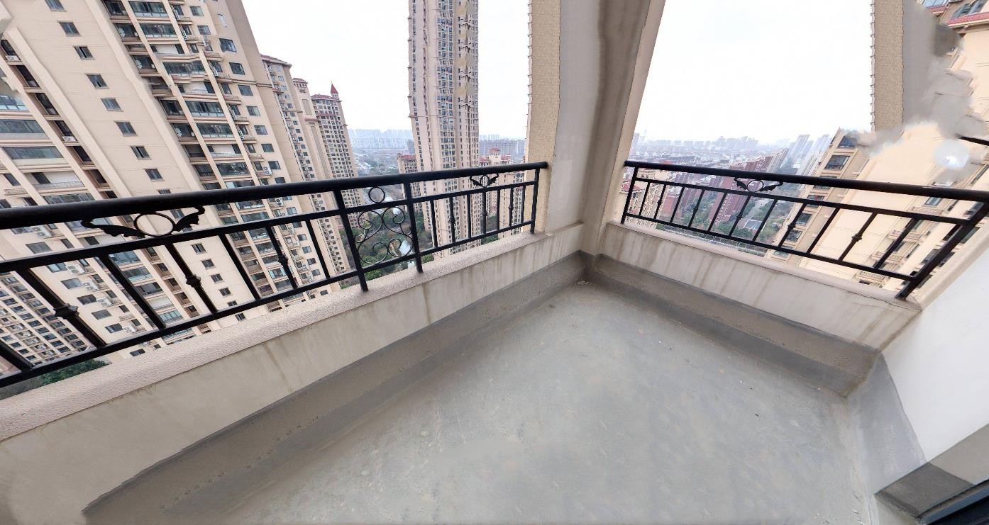 冠城大通棕榈湾 4室2厅2卫 134.35m&sup2;