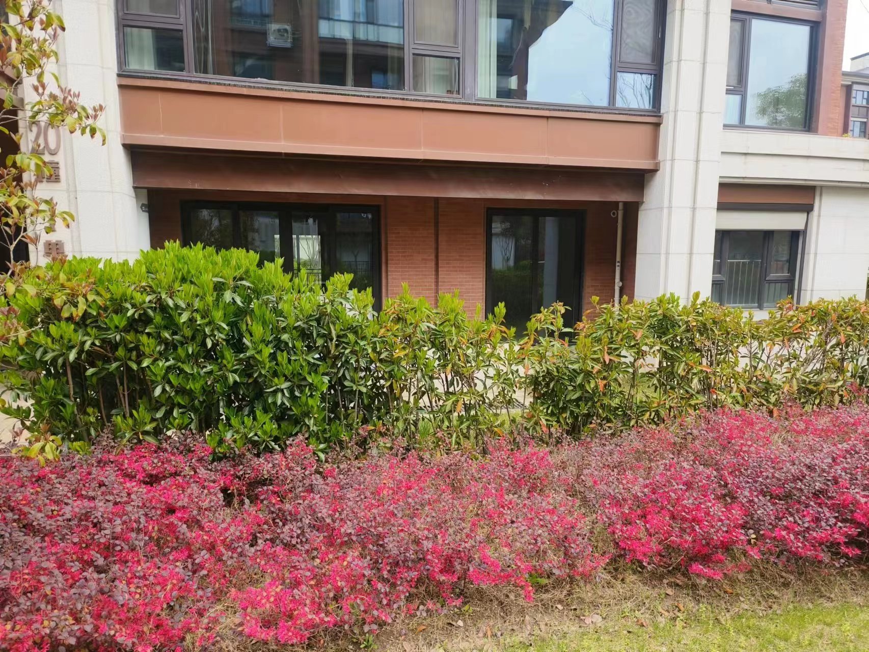 星湖郡 5室2厅3卫 336m&sup2;