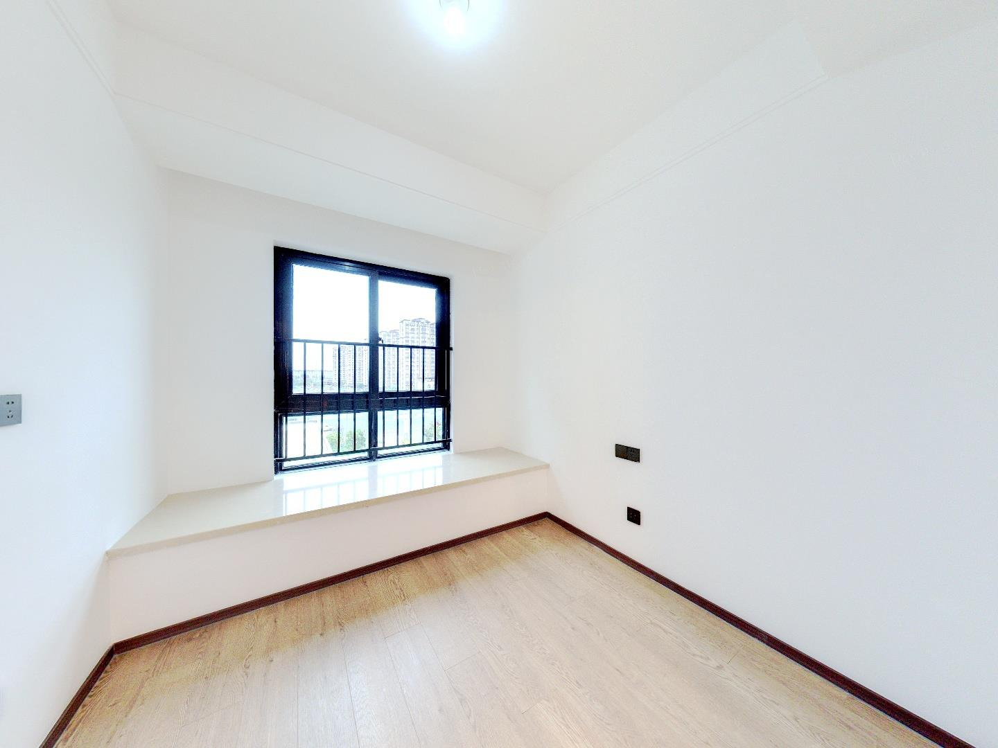 中南珑悦 2室2厅1卫 95m&sup2;