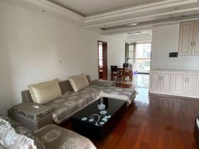 中港城 3室2厅1卫 106m&sup2;