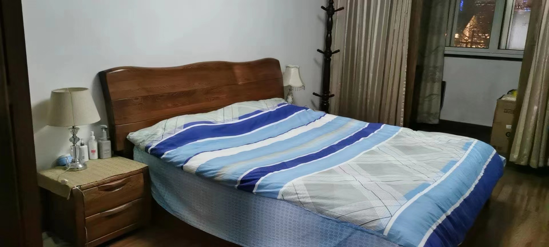 华侨花苑 3室2厅2卫 145m&sup2;