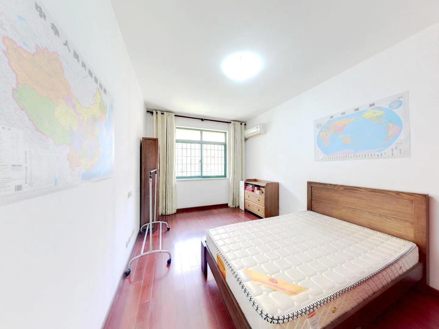 凤凰莱茵苑 4室2厅2卫 139.9m&sup2;