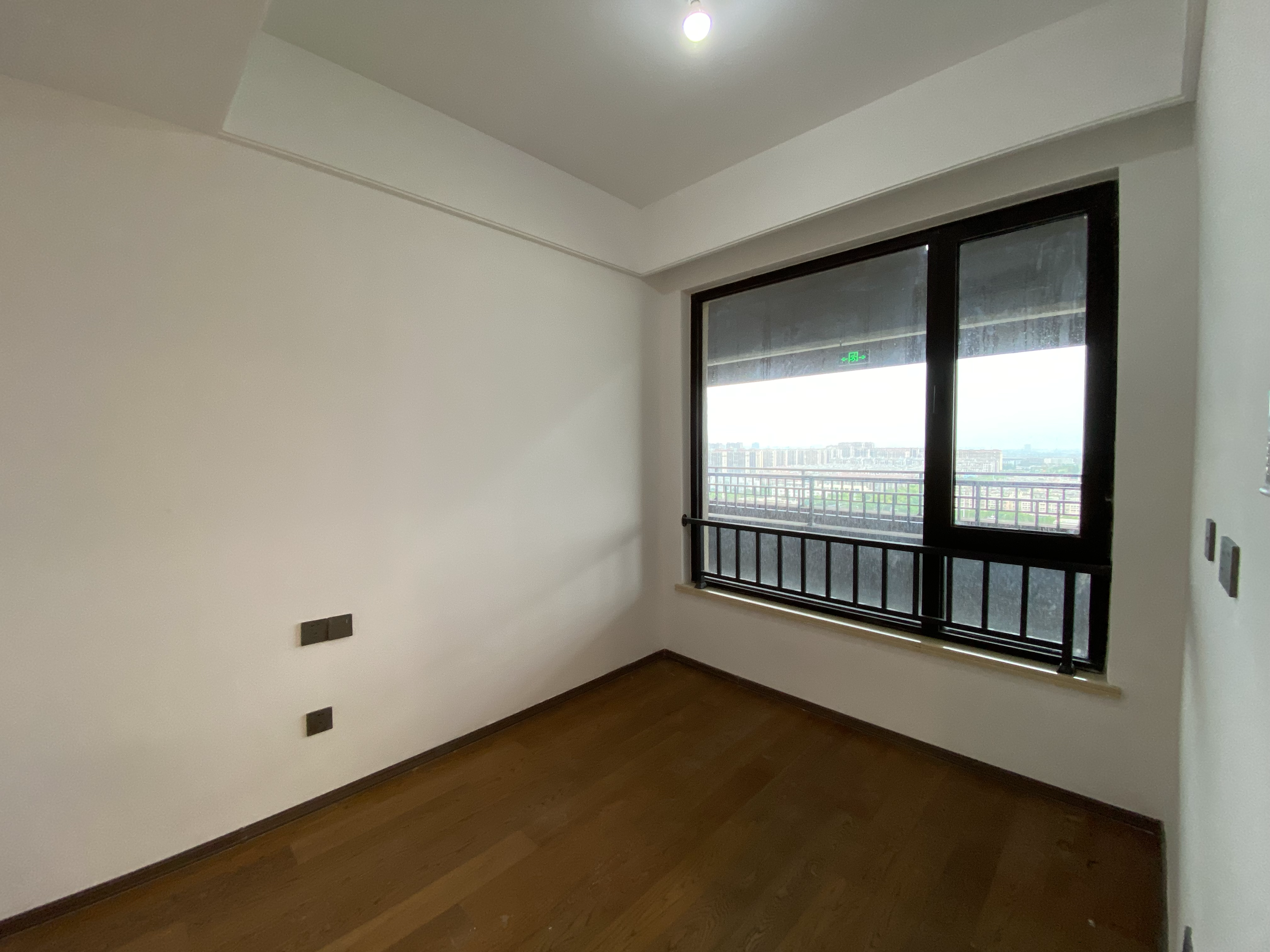 春风南岸西园 3室2厅1卫 96m&sup2;