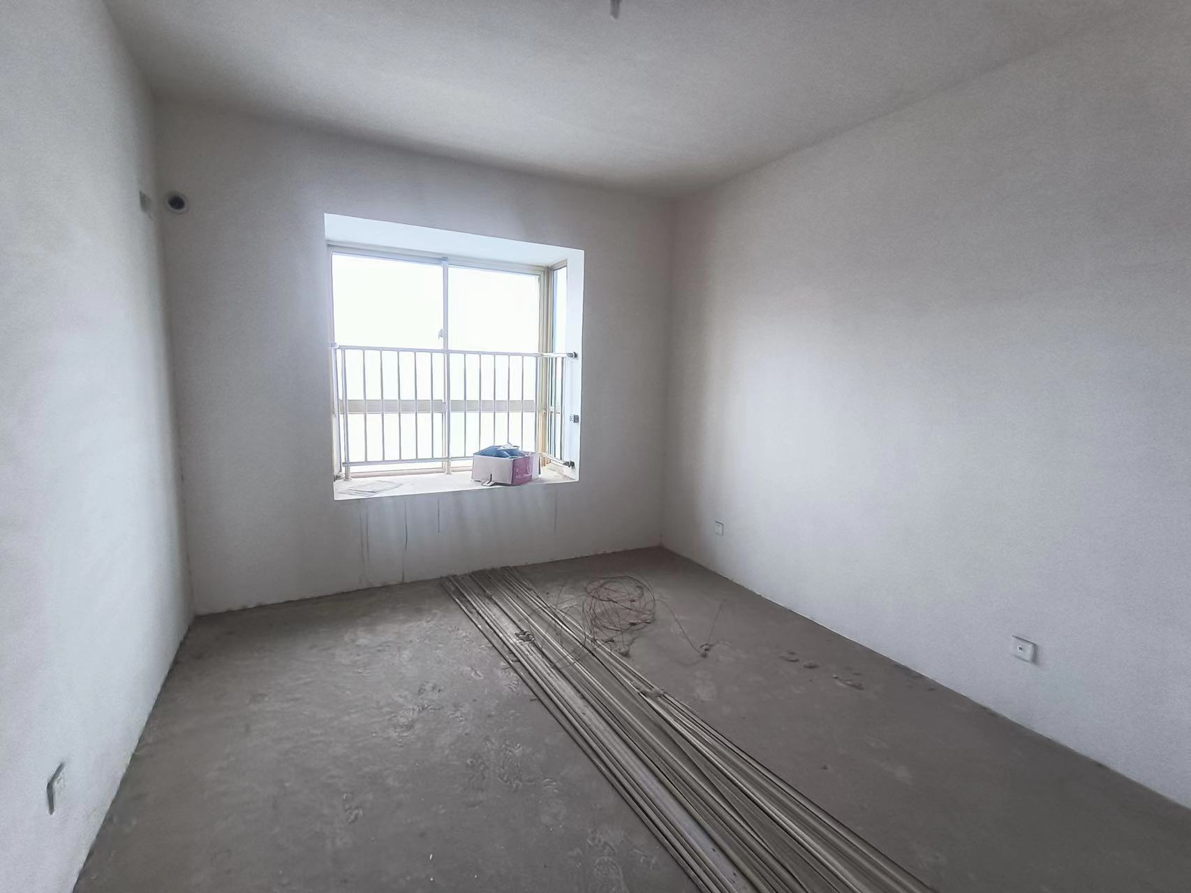 尚海湾 3室2厅1卫 121m&sup2;