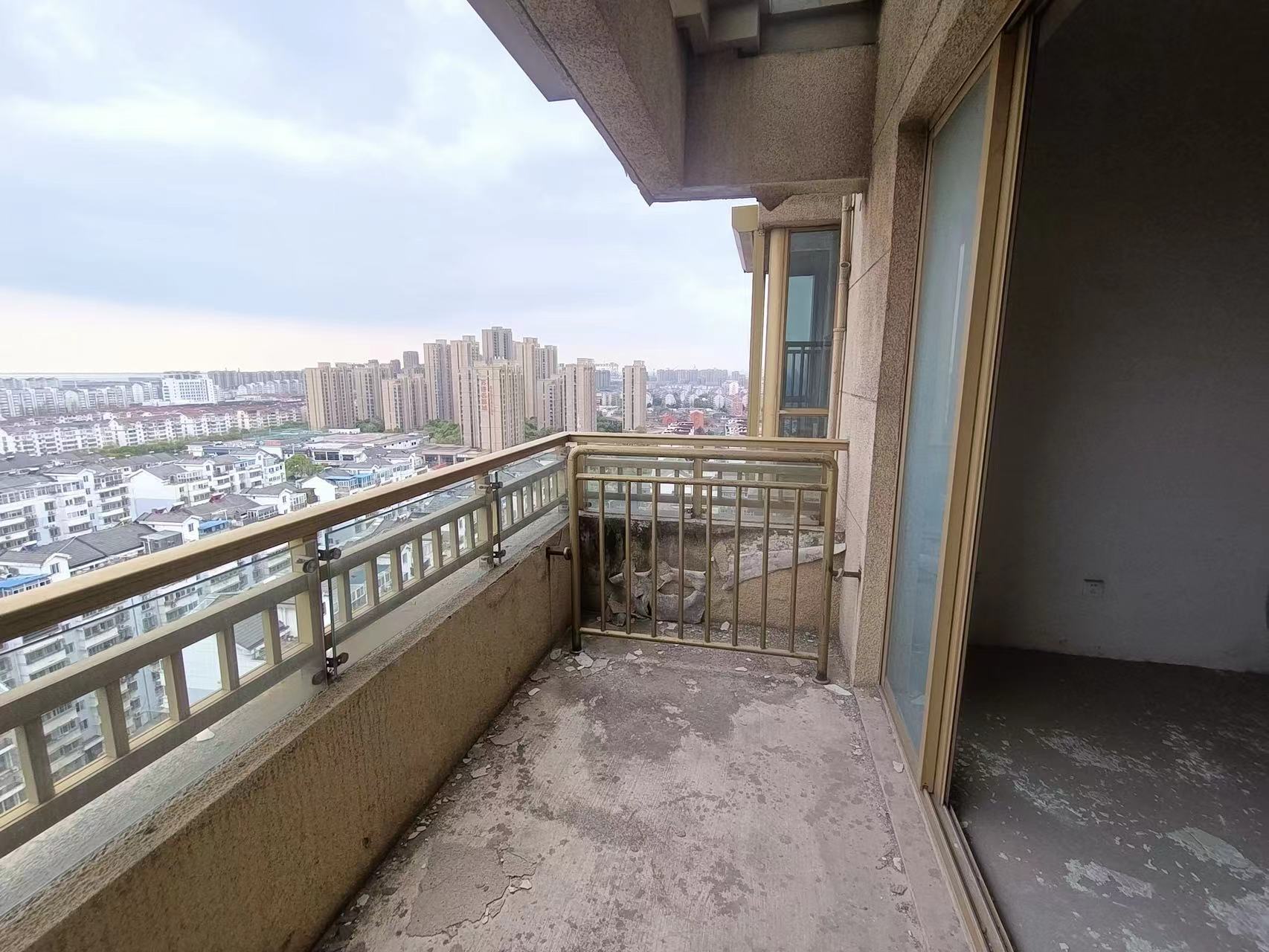 尚海湾 3室2厅1卫 121m&sup2;