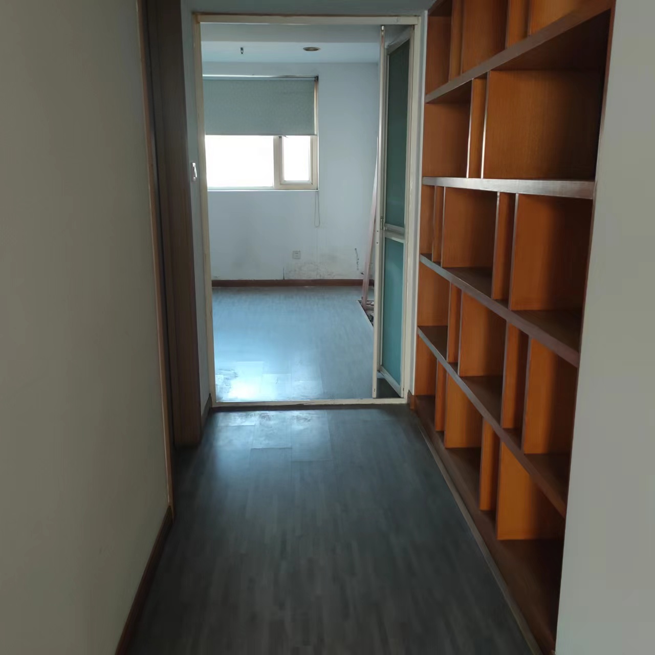 华辰大厦 3室1厅1卫 150m&sup2;