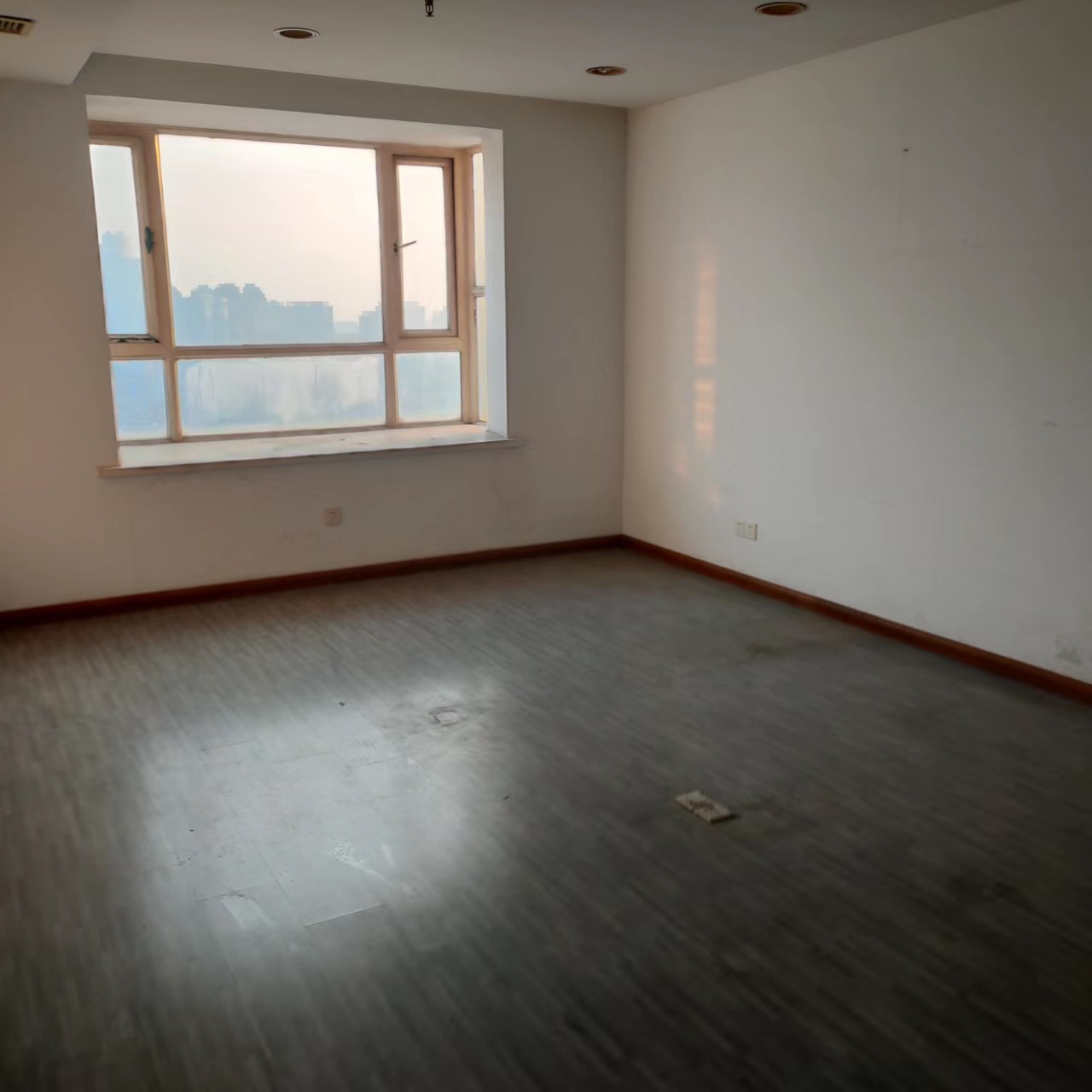 华辰大厦 3室2厅1卫 150m&sup2;