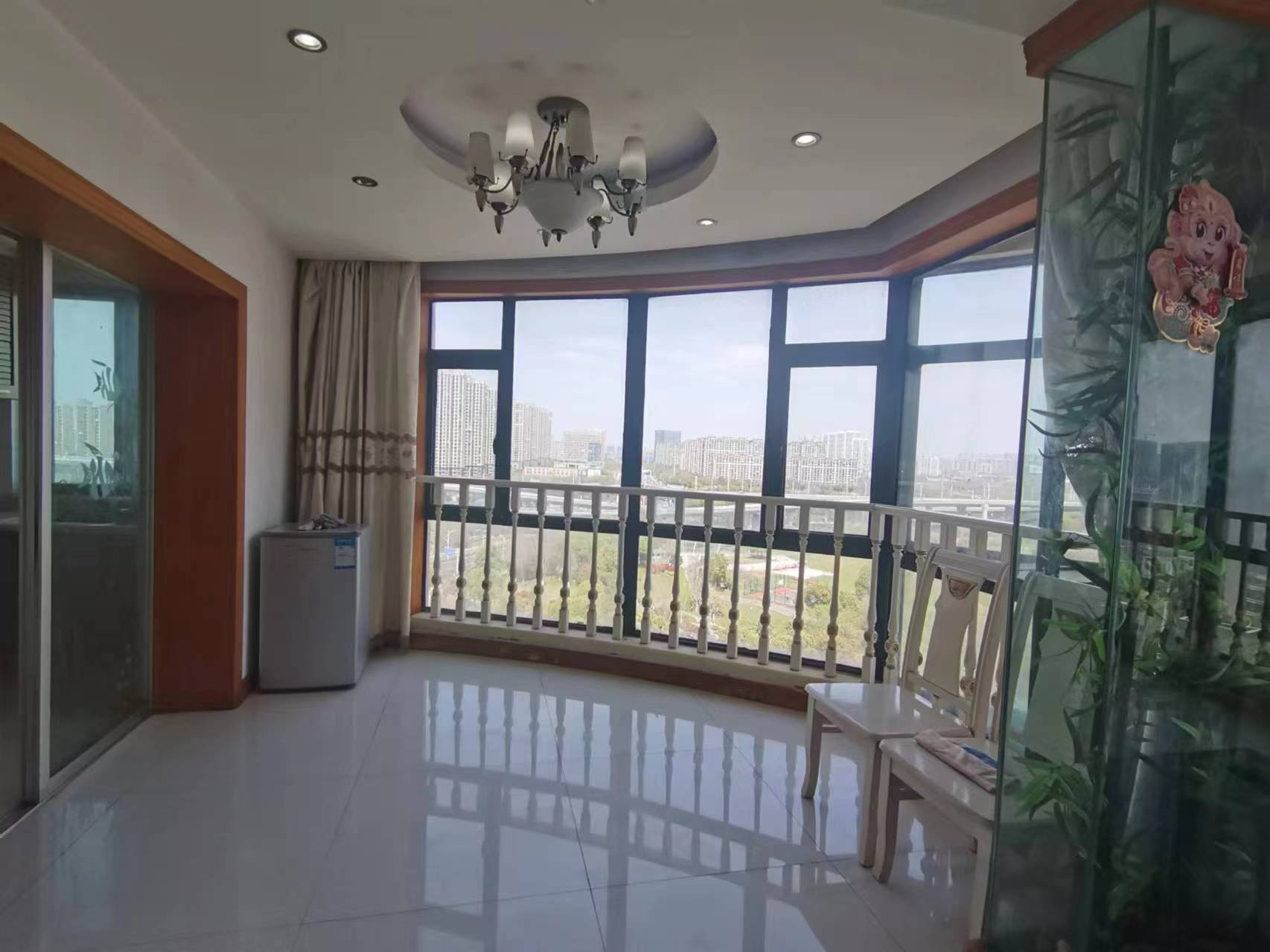 凤凰莱茵苑 3室2厅2卫 149.62m²