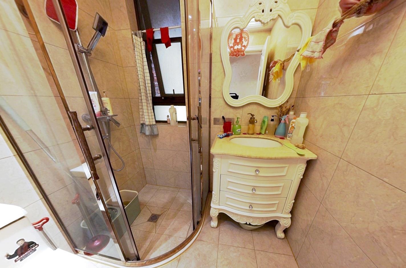华强城 3室2厅2卫 131m&sup2;