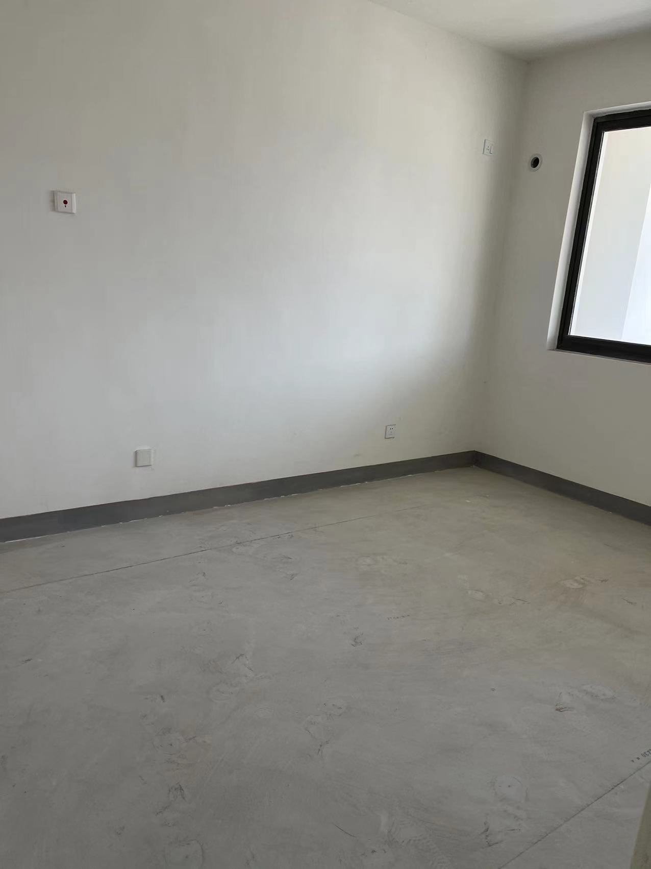 同和嘉苑东区 3室1厅1卫 121m&sup2;