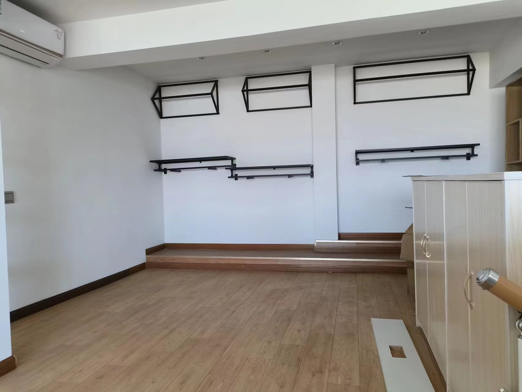 天空之城 3室2厅1卫 38m²