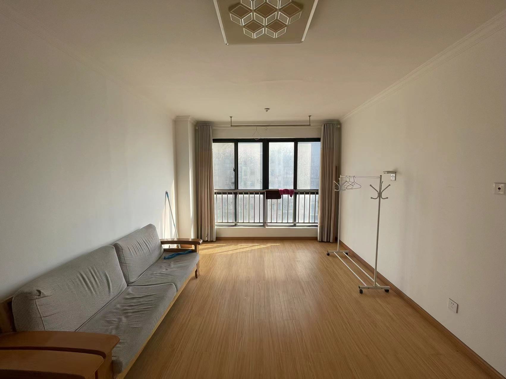中港翡翠城 2室1厅1卫 89.89m²