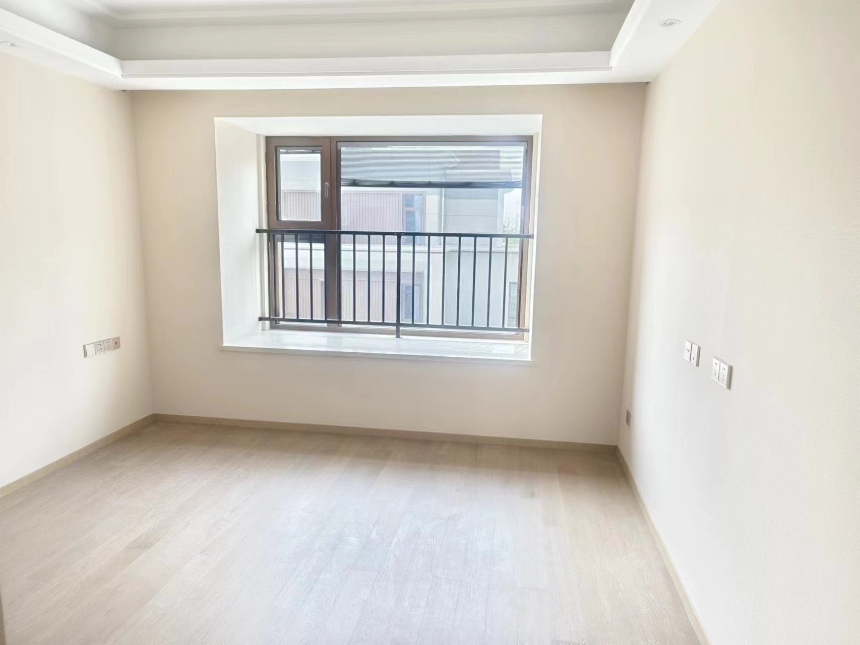 星湖泮 4室2厅2卫 142m&sup2;