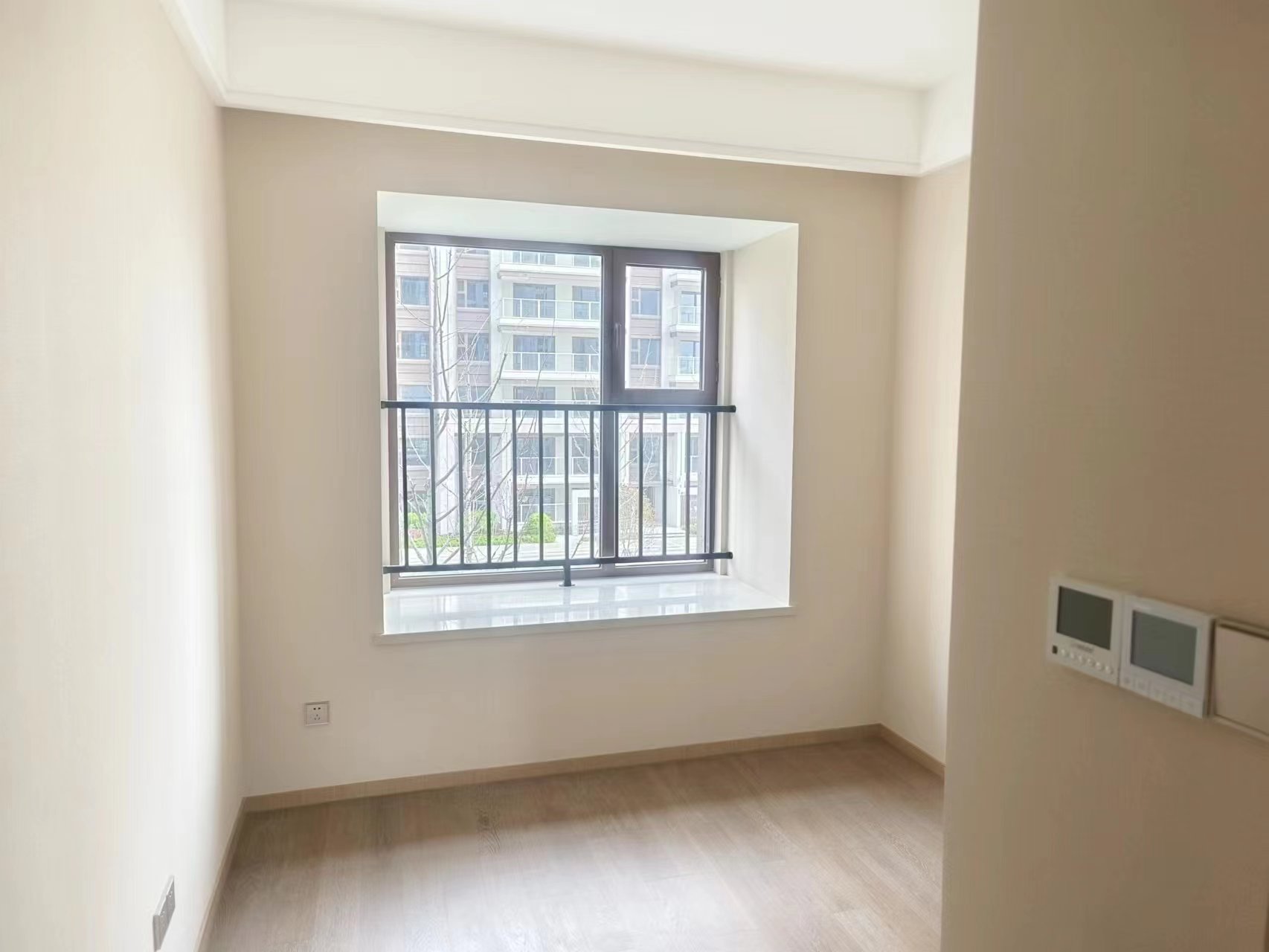 星湖泮 4室2厅2卫 142m&sup2;
