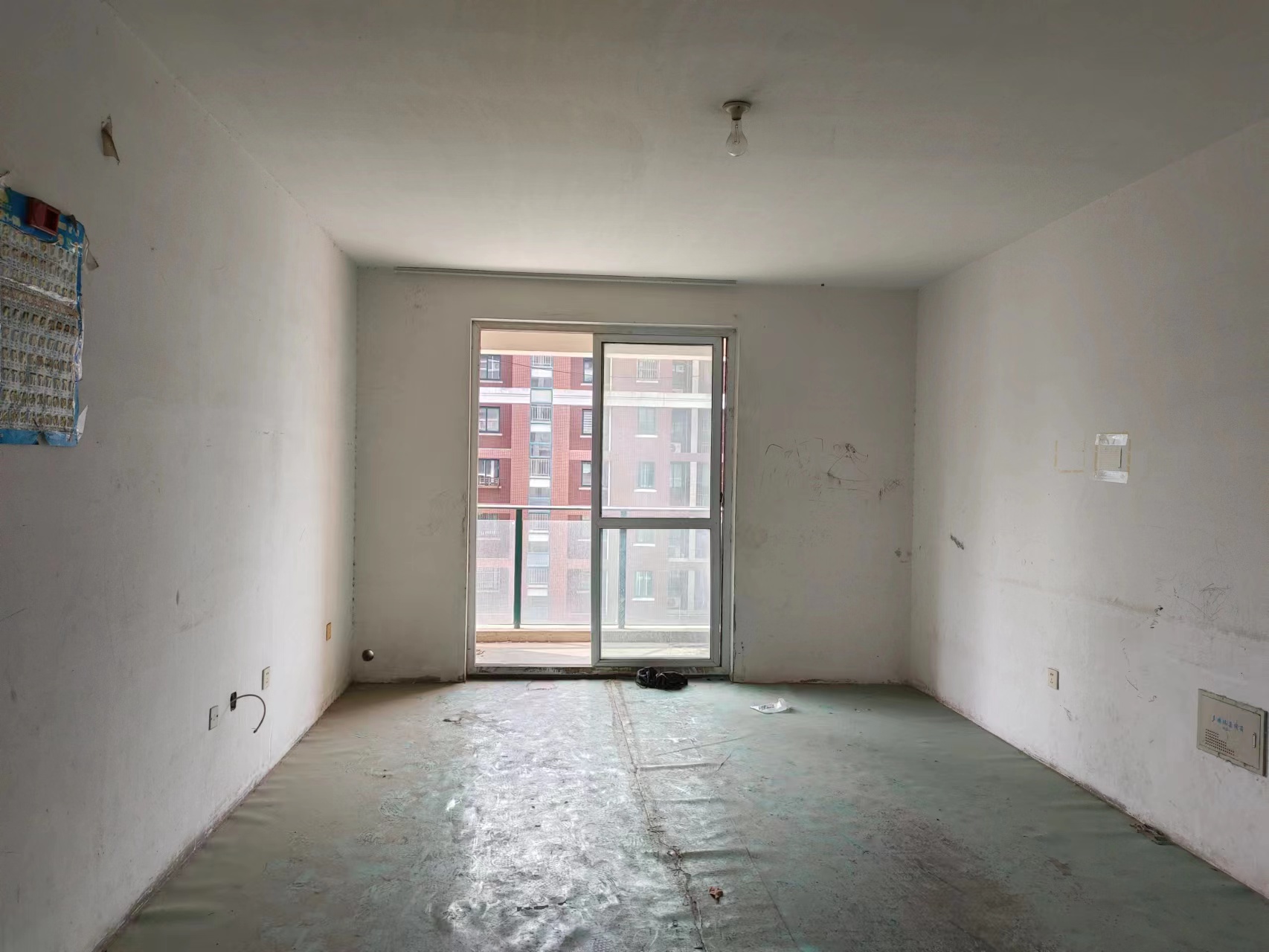 长航地中海花园 3室2厅2卫 142.00m²