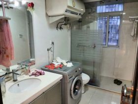 滨河东城 3室2厅卫 129m&sup2;