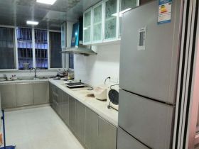 滨河东城 3室2厅卫 129m&sup2;