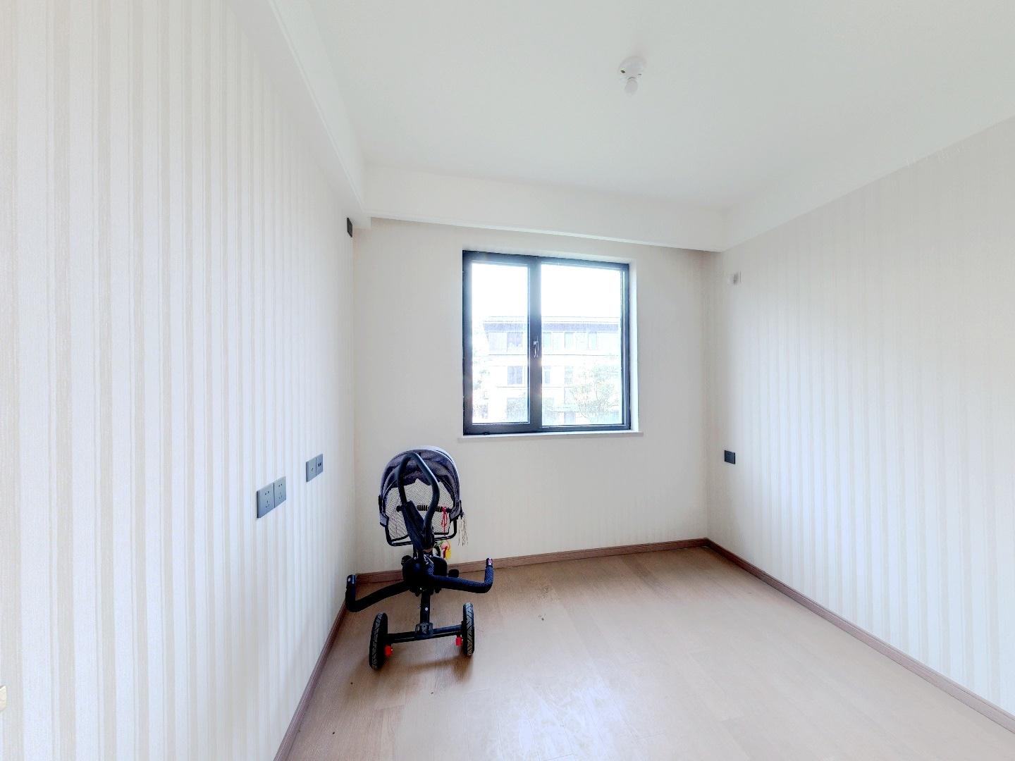 龙湖天宸源著 3室2厅2卫 117m&sup2;