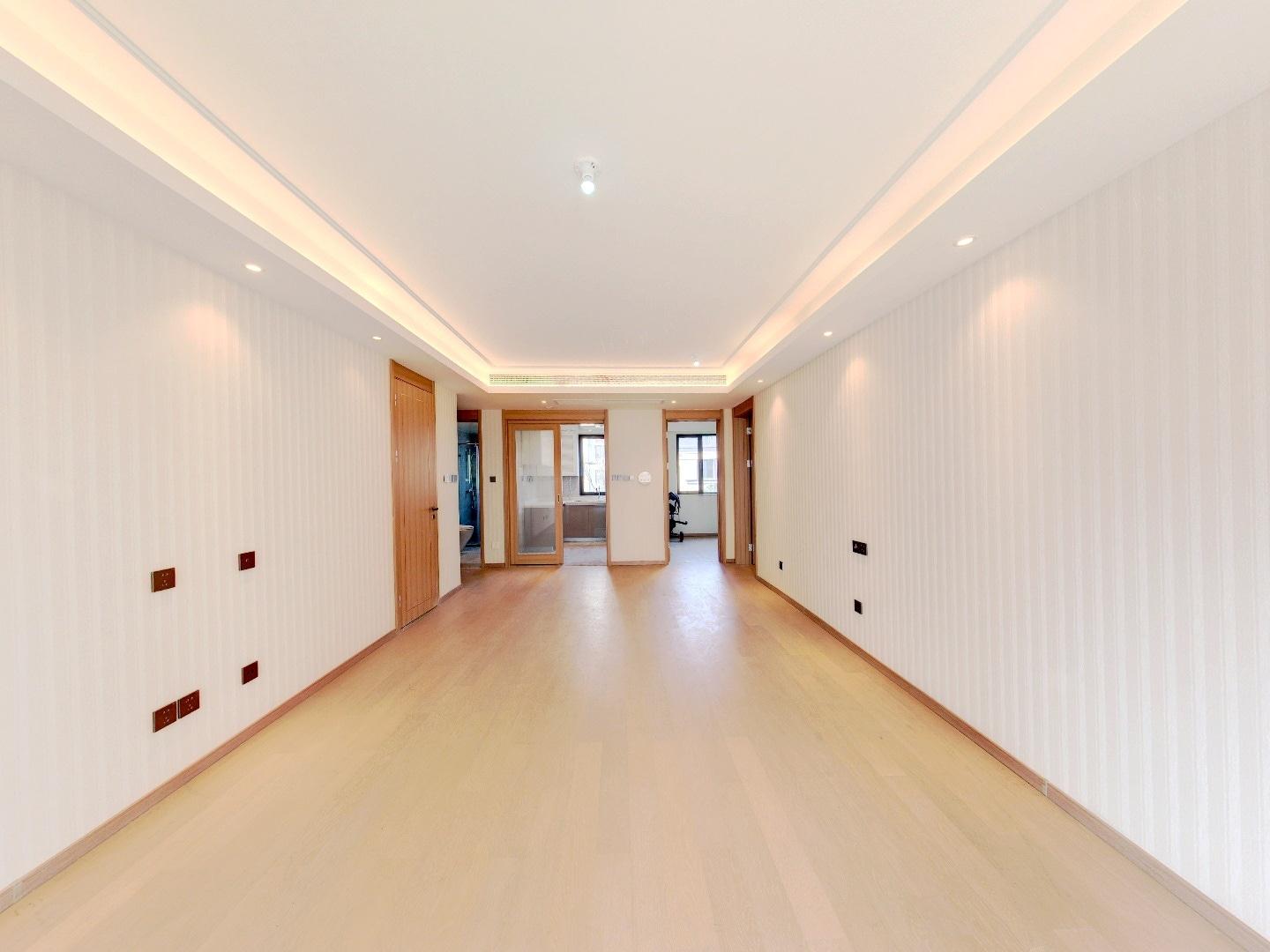 龙湖天宸源著 3室2厅2卫 117m²
