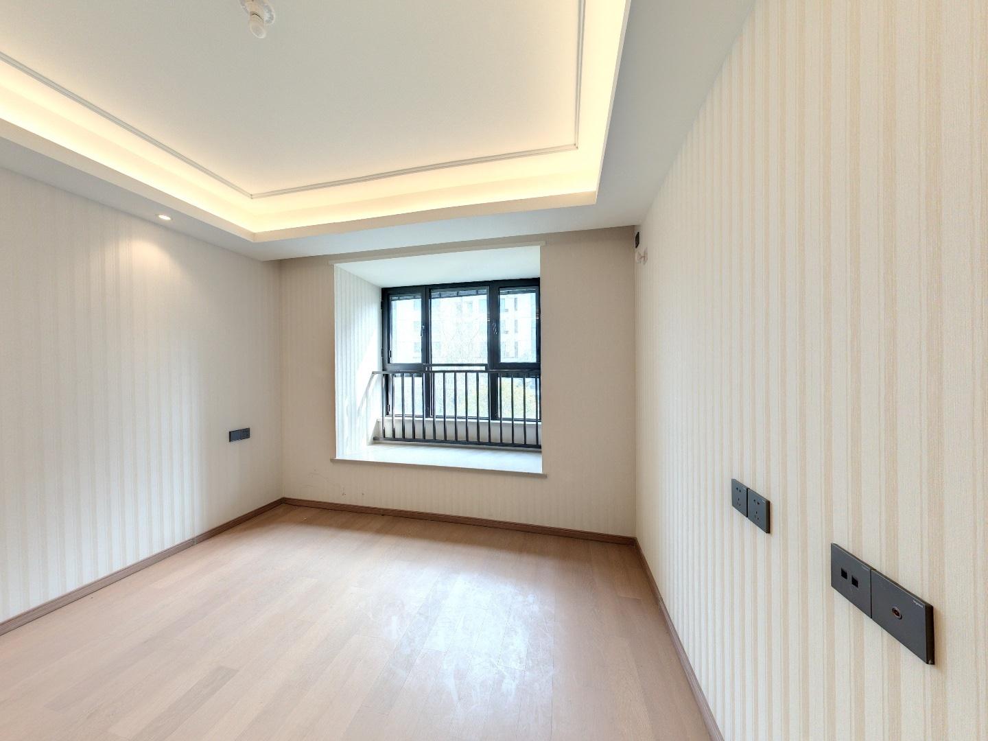 龙湖天宸源著 3室2厅2卫 117m&sup2;