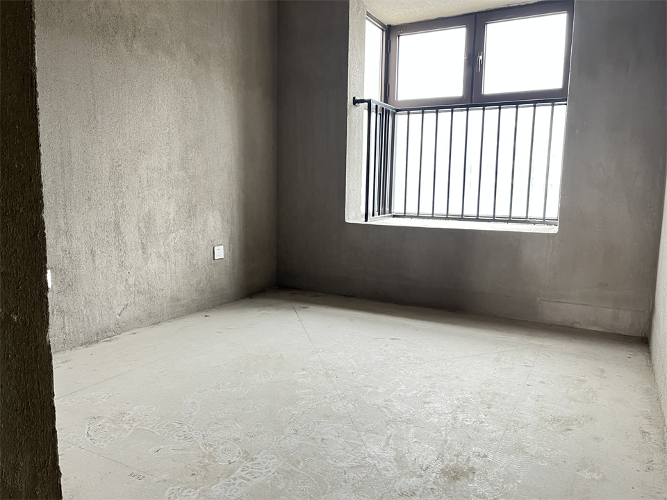 华强城 4室2厅2卫 145m&sup2;