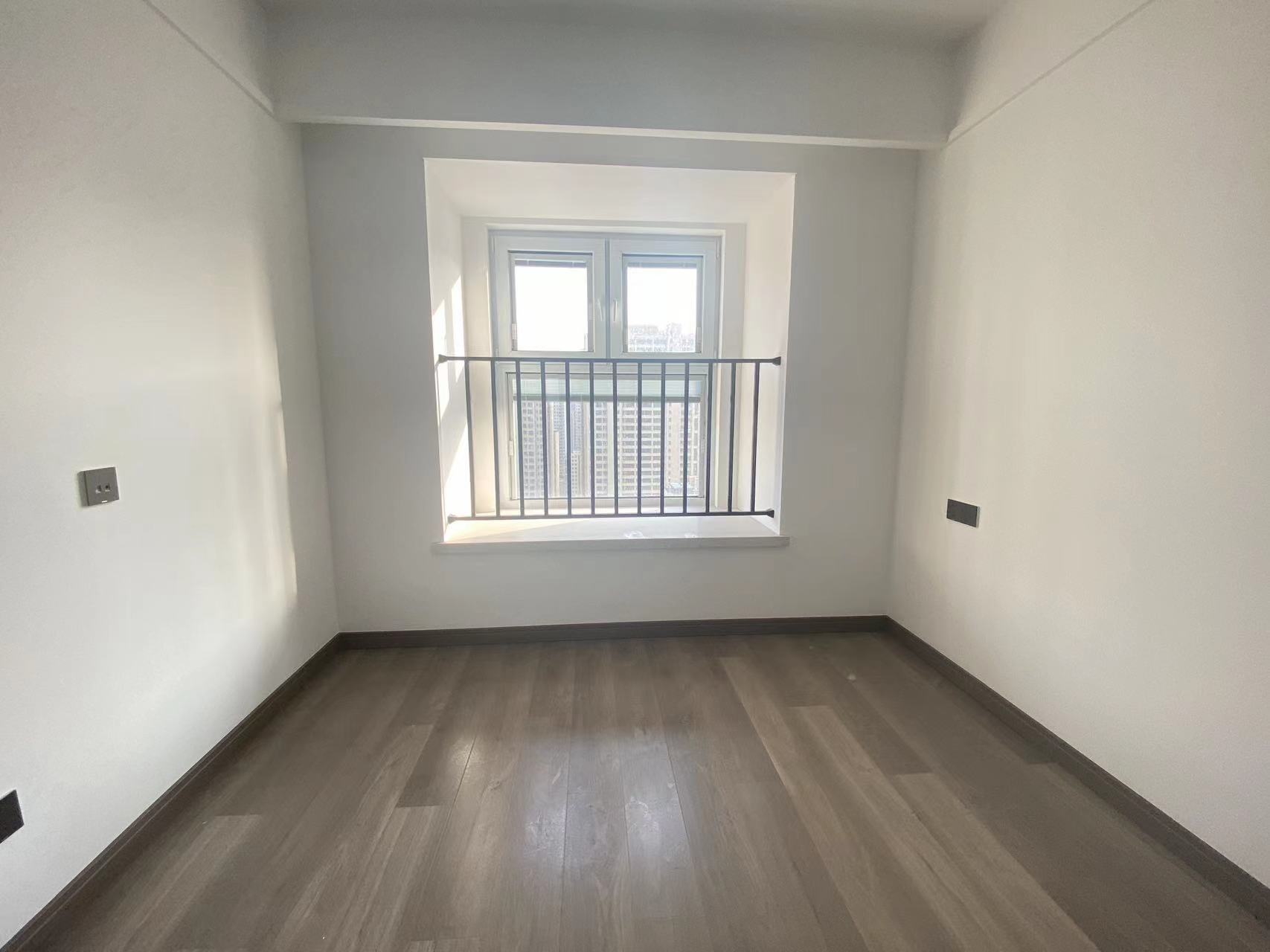 世茂云锦 3室2厅2卫 107m&sup2;