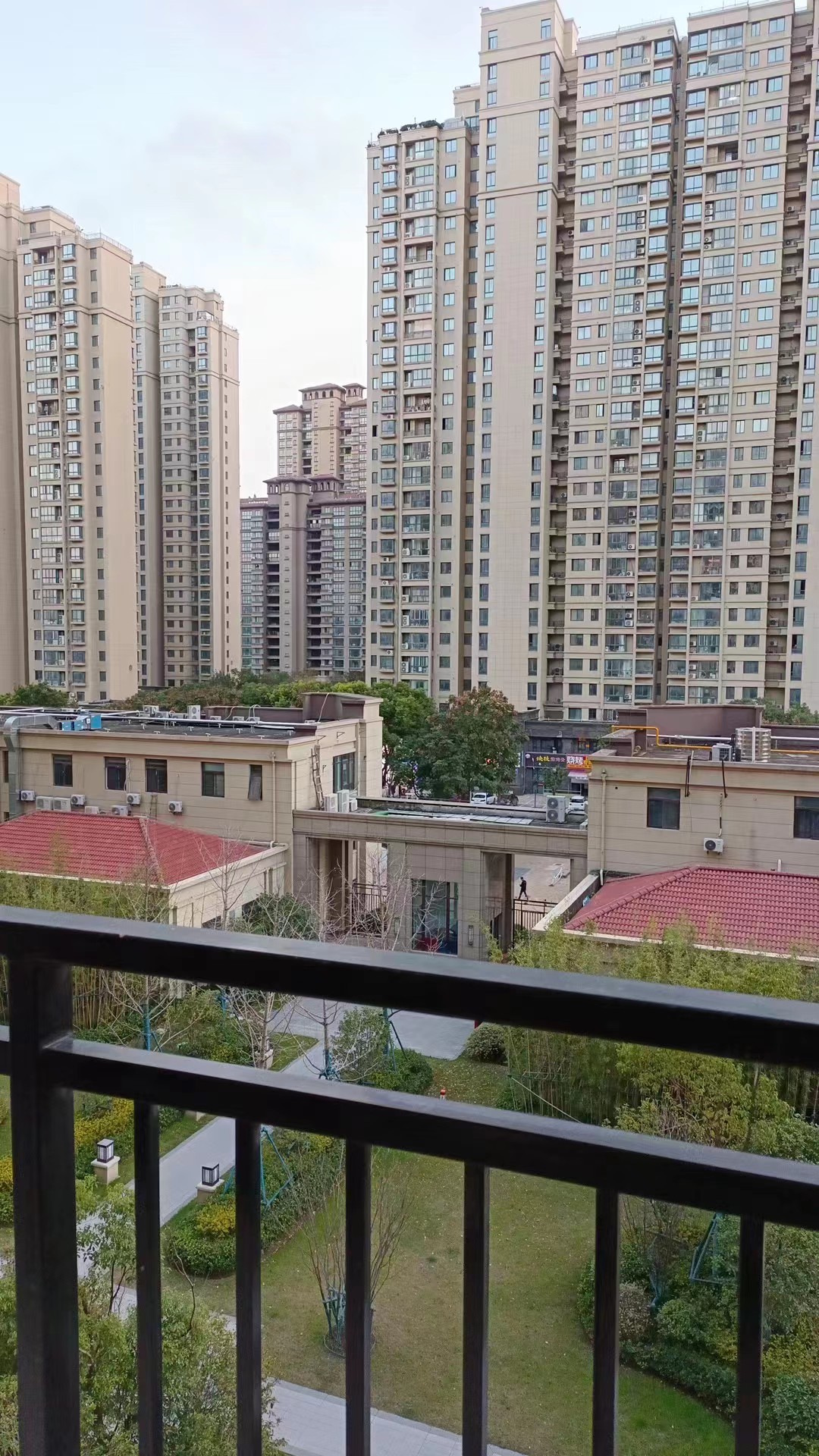 世茂九龙庭 3室2厅2卫 126m&sup2;
