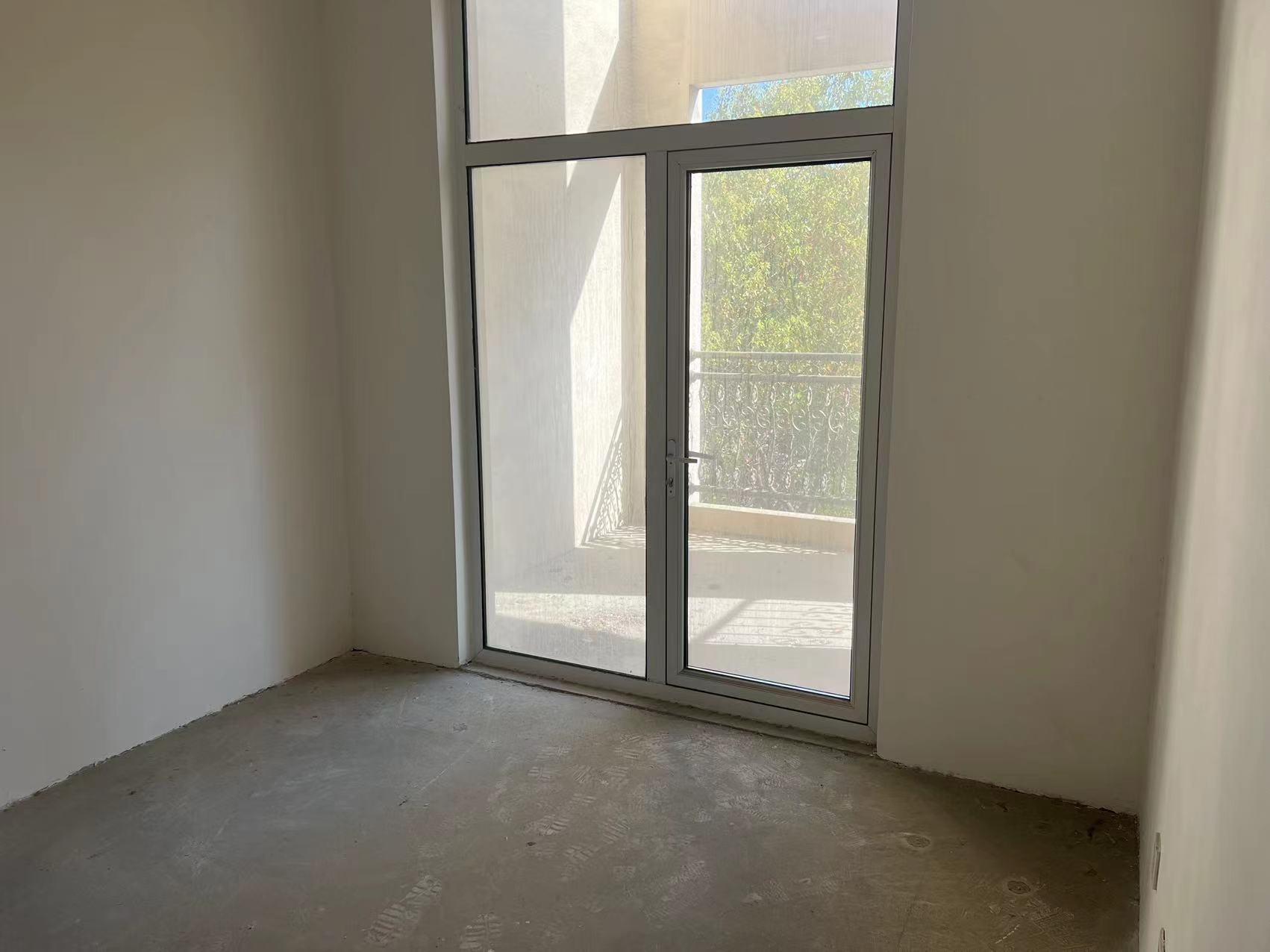 军山花园 4室2厅2卫 241m&sup2;