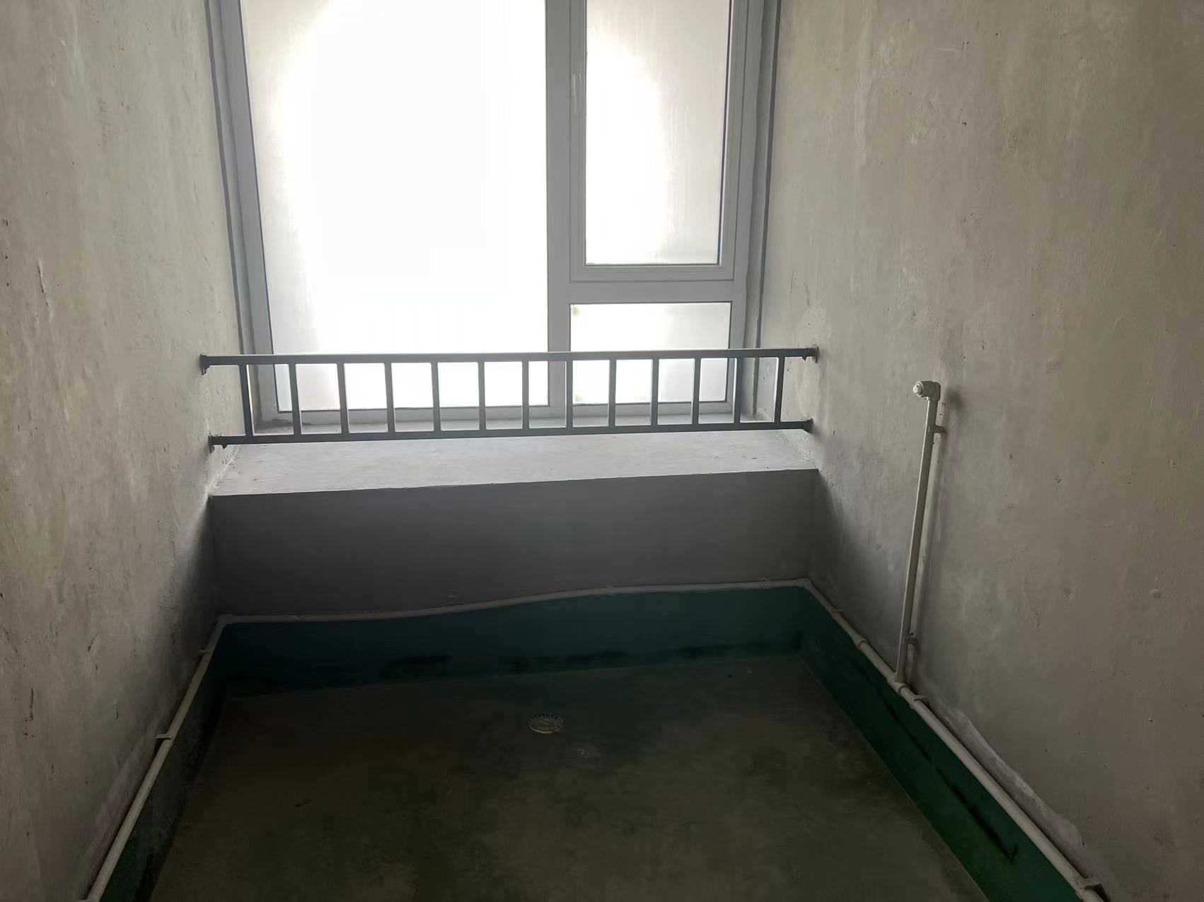 军山花园 4室2厅2卫 241m&sup2;