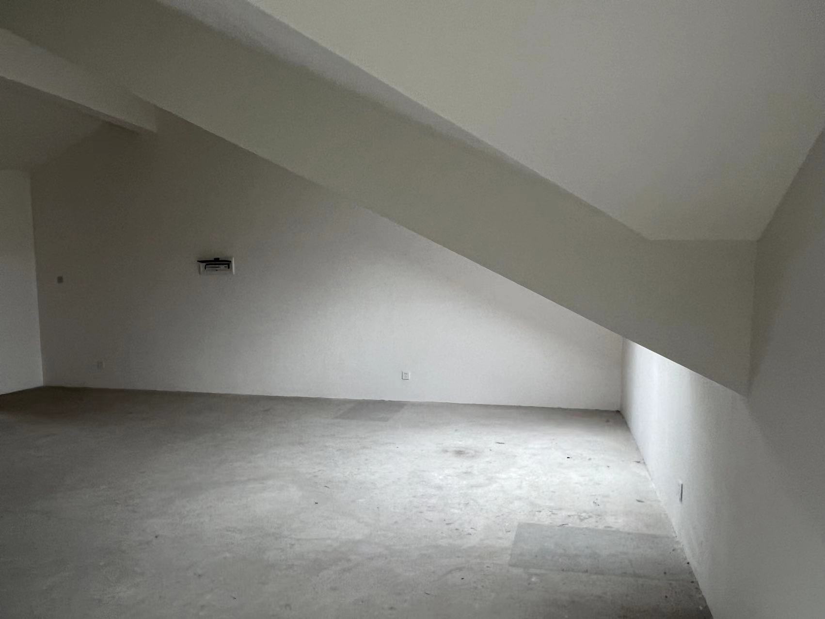 军山花园 4室2厅2卫 360.00m&sup2;