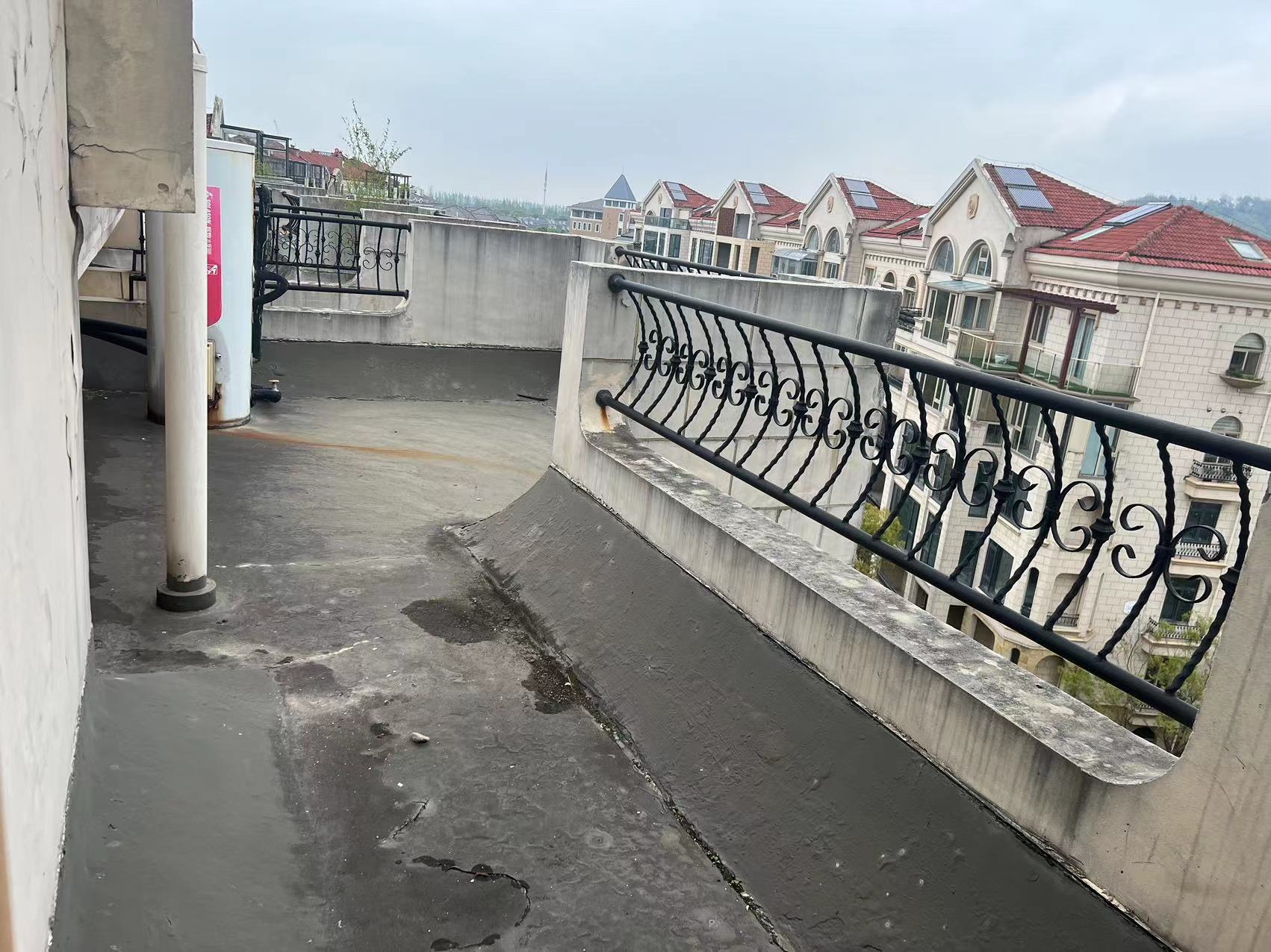 军山花园 4室2厅2卫 360.00m&sup2;