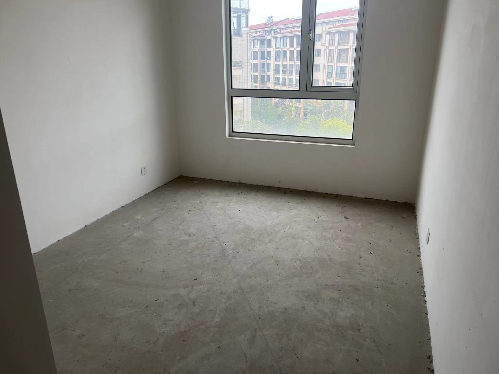 军山花园 4室2厅2卫 360.00m&sup2;