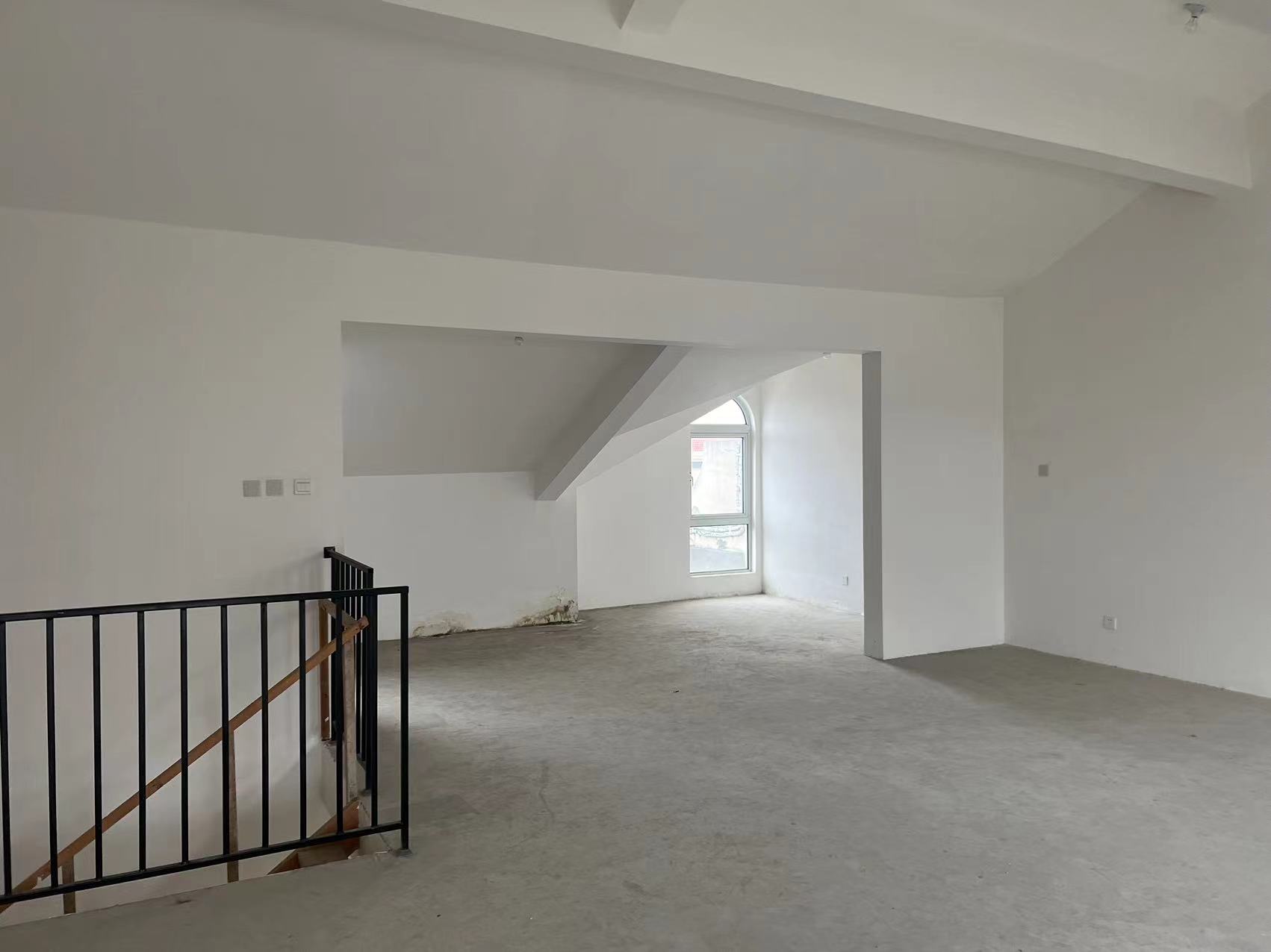 军山花园 4室2厅2卫 360.00m&sup2;