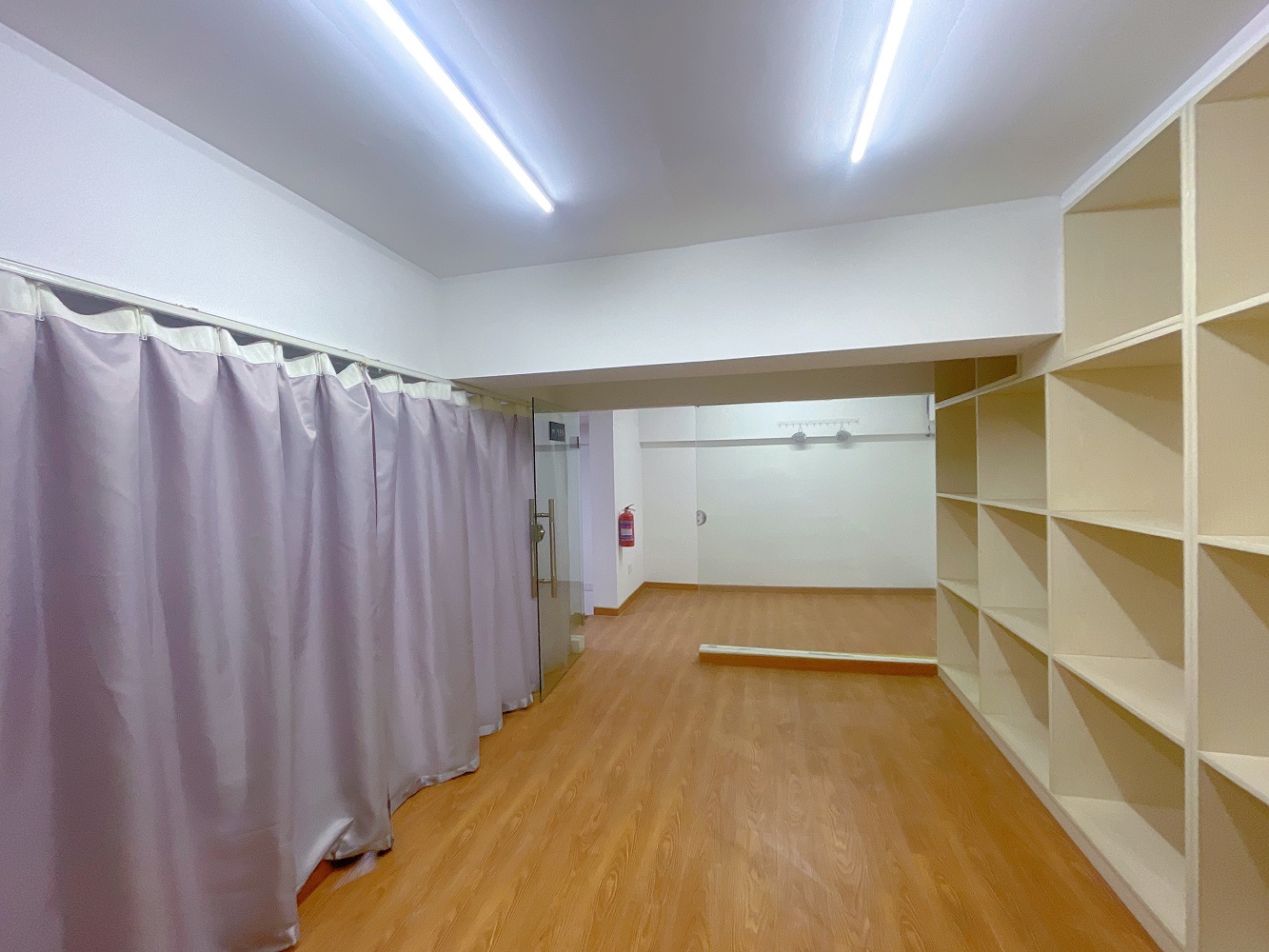 人民东路699号京扬数码城 3室1厅1卫 200m&sup2;