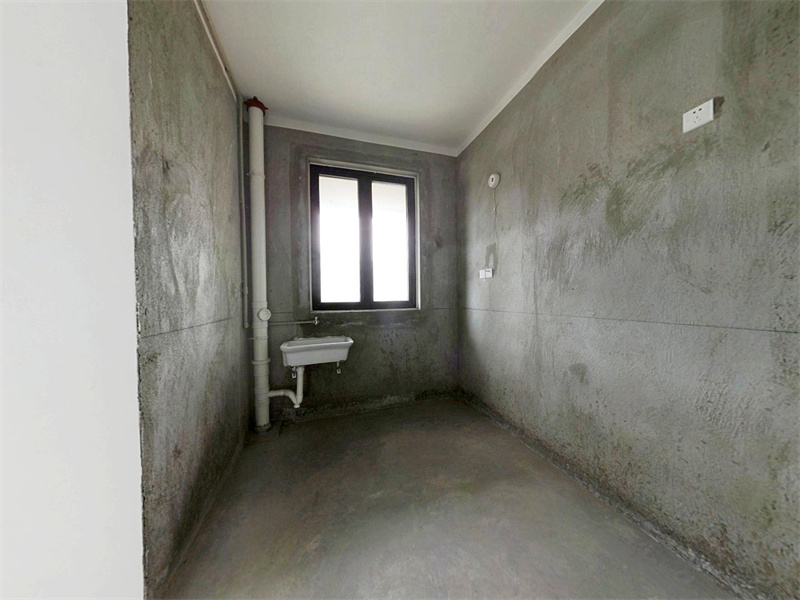 万濠山庄 3室2厅2卫 143m&sup2;