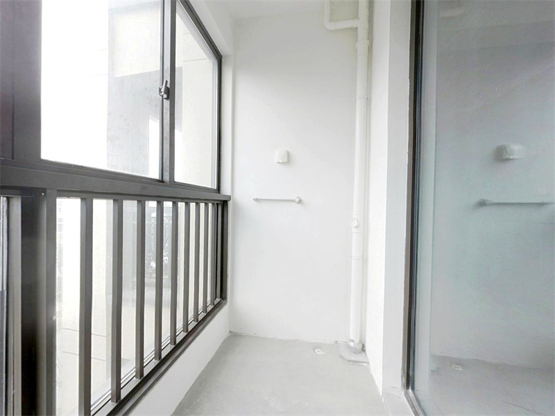 万濠山庄 3室2厅2卫 143m&sup2;