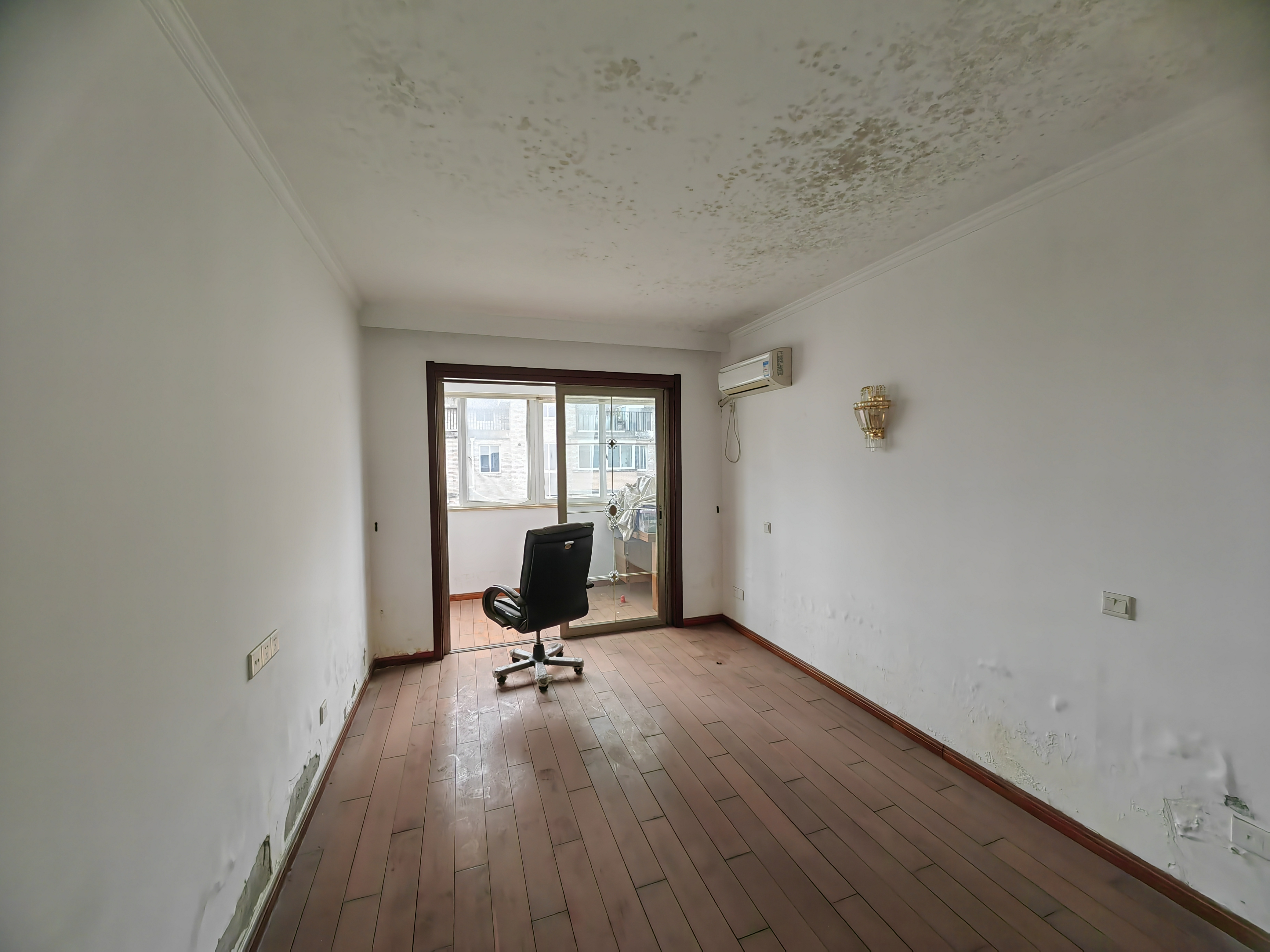 明珠花园（南通经济技术开发区） 5室3厅3卫 225.5m&sup2;