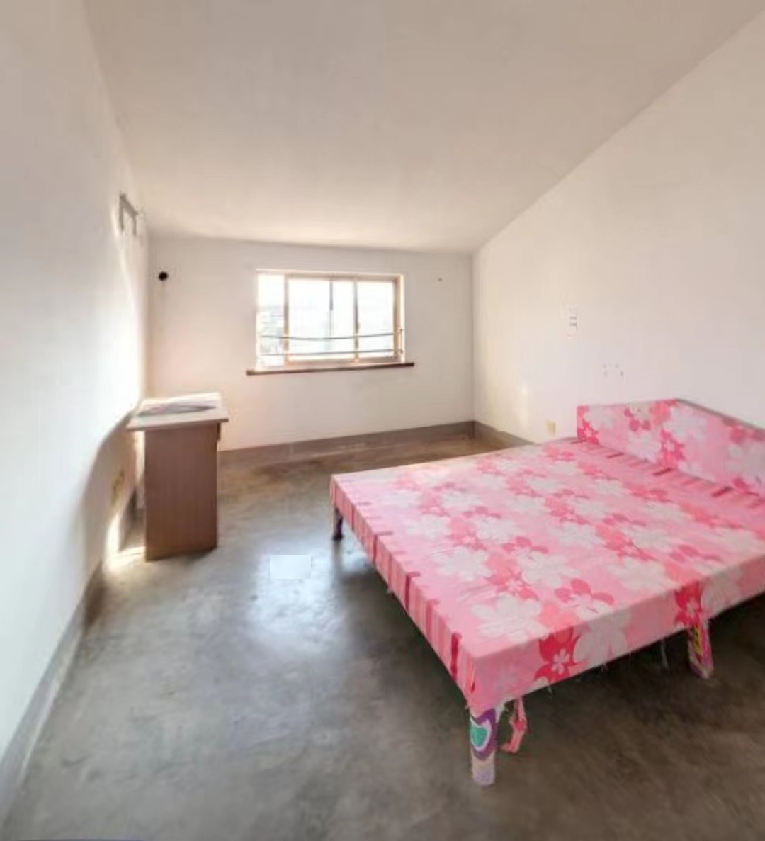 天都花苑 4室2厅2卫 130m&sup2;