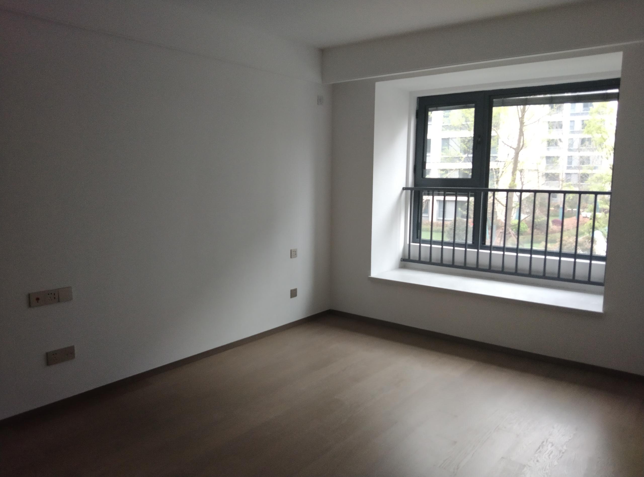 卓越府 4室2厅2卫 127m&sup2;