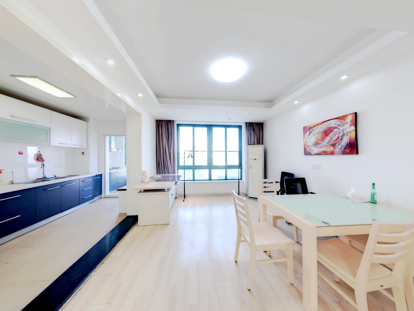 名都广场 3室2厅2卫 204m&sup2;