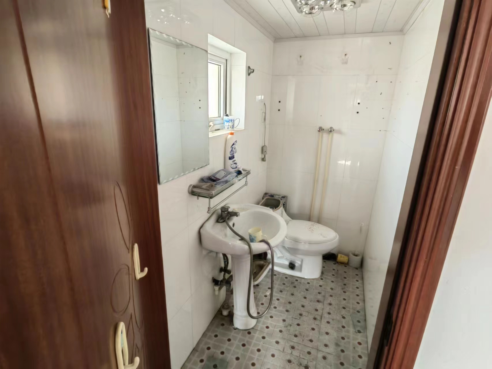 外滩小区 5室2厅2卫 91m&sup2;