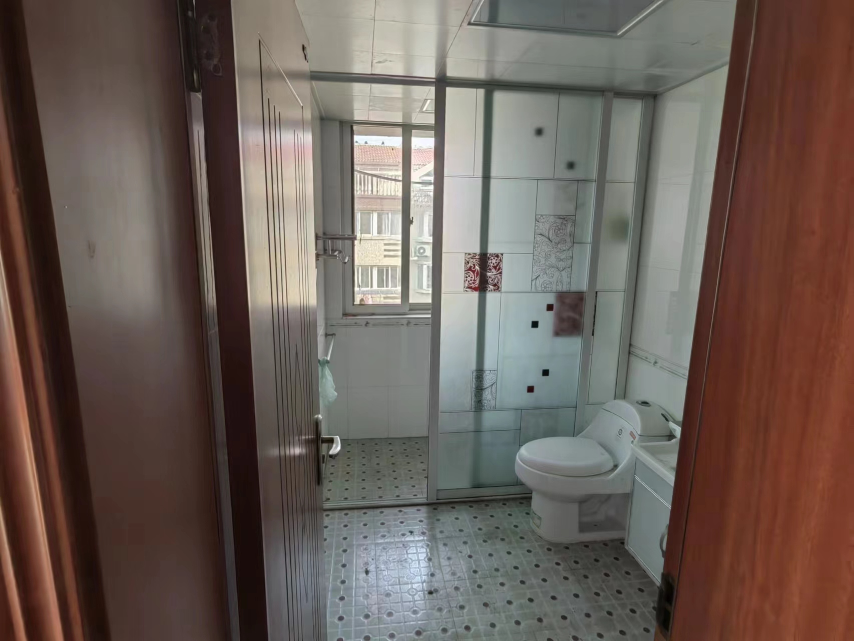 外滩小区 5室2厅2卫 91m&sup2;