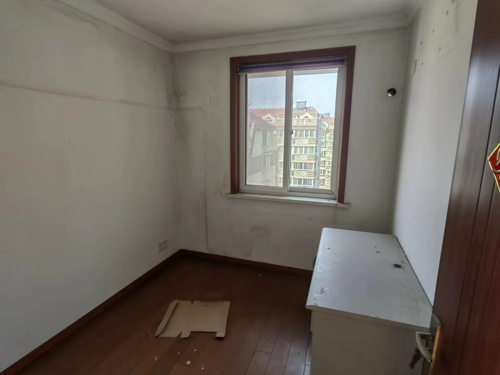 外滩小区 5室2厅2卫 91m&sup2;