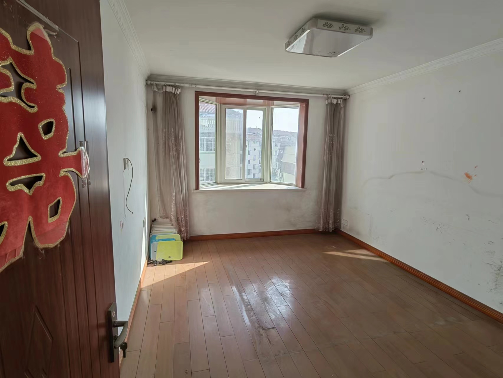 外滩小区 5室2厅2卫 91m&sup2;
